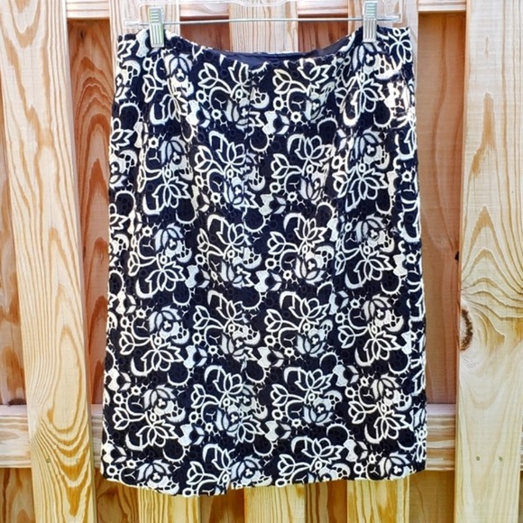Talbots Floral‎ Lace Overlay Black & White Pencil Skirt Size 10 EUC - Picture 8 of 11